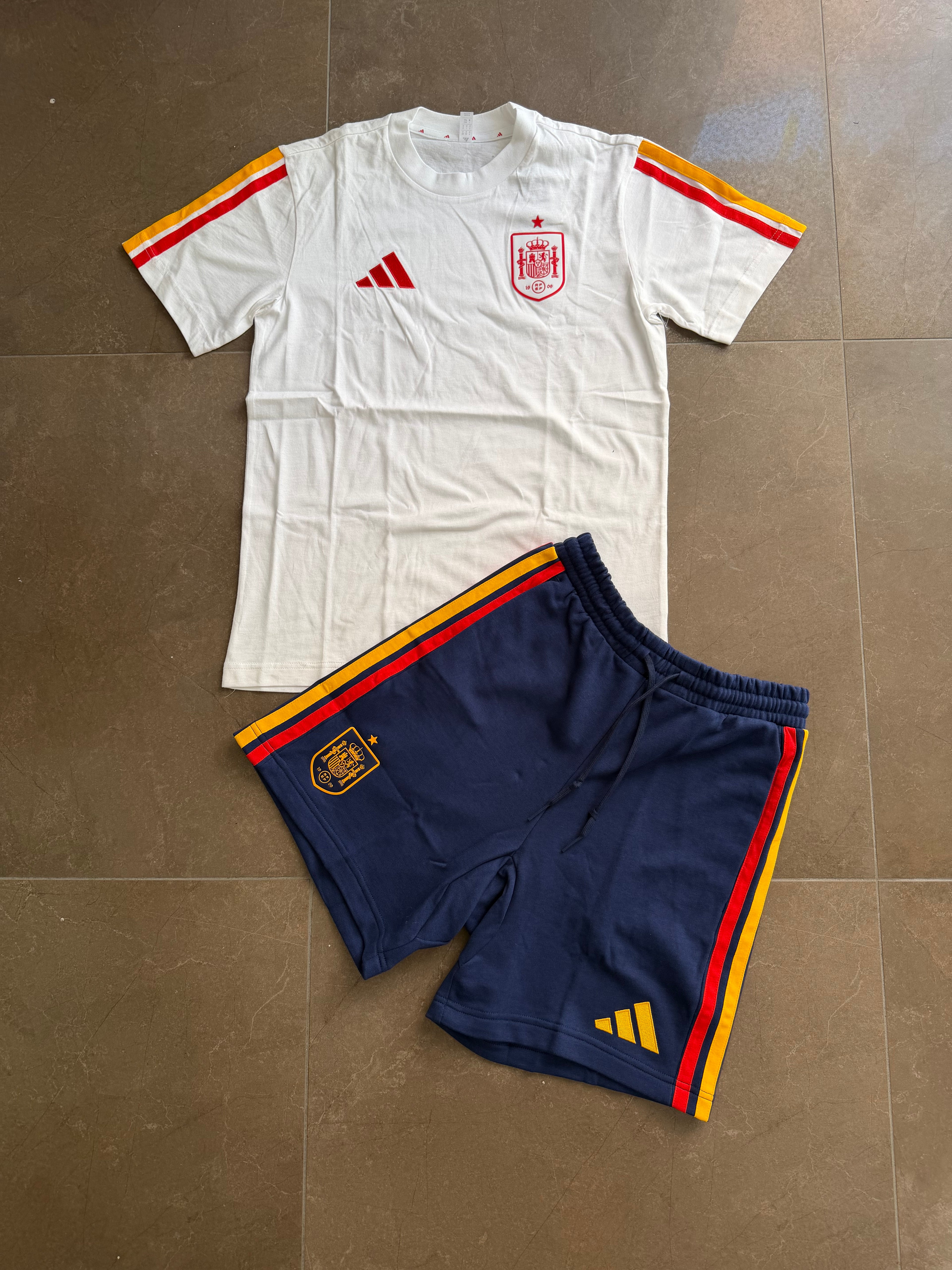 Completo Adidas Spagna DNA 2026