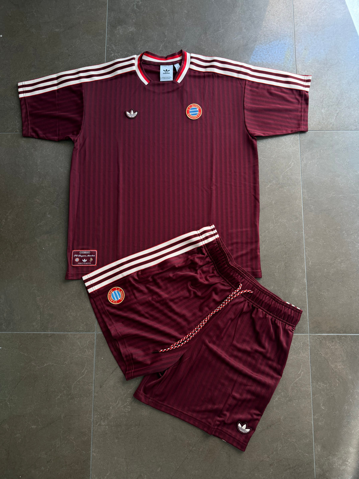 Completo Adidas Bayern Monaco Icon Jersey