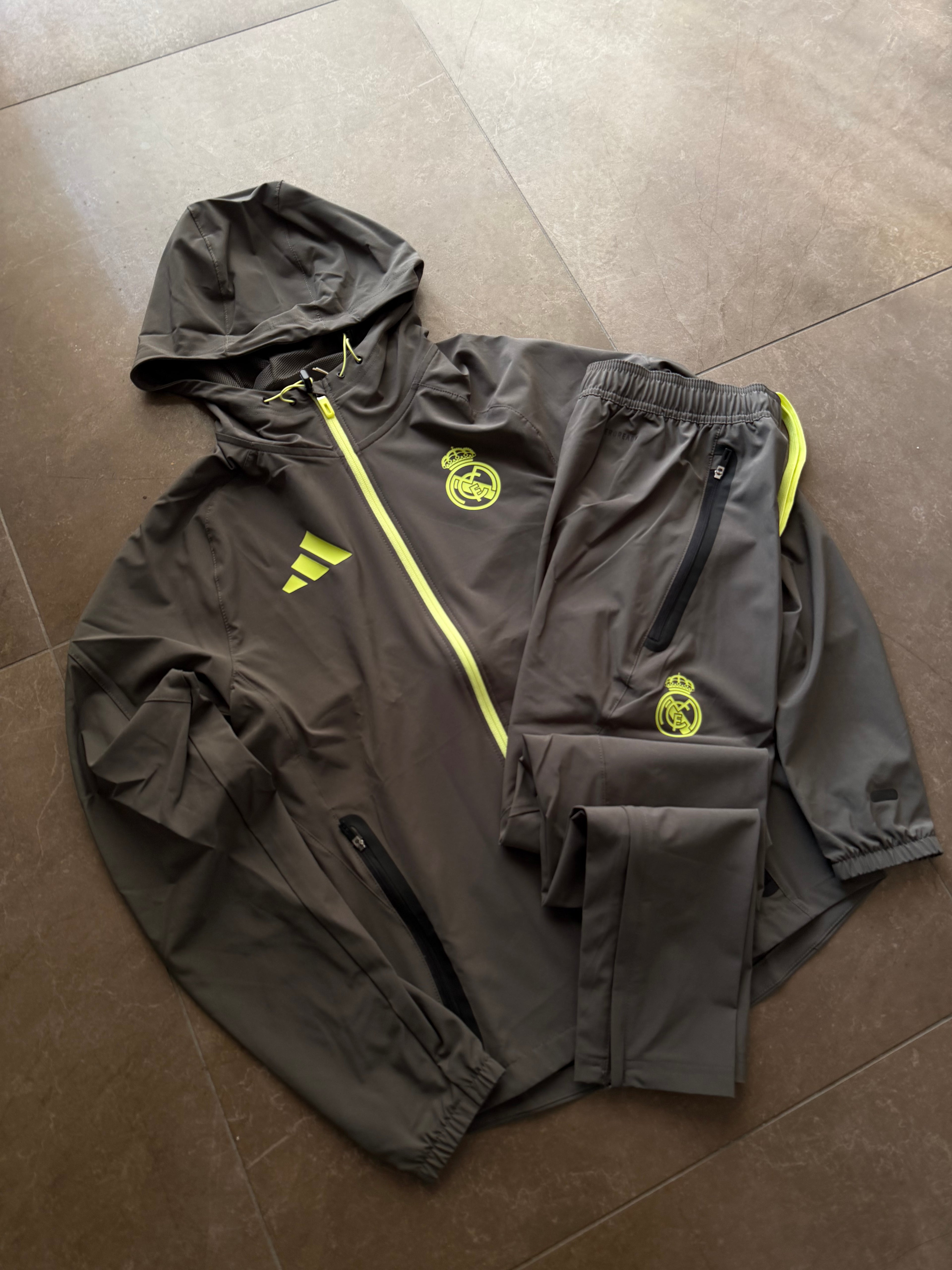 Tuta Completa Adidas Real Madrid Tech