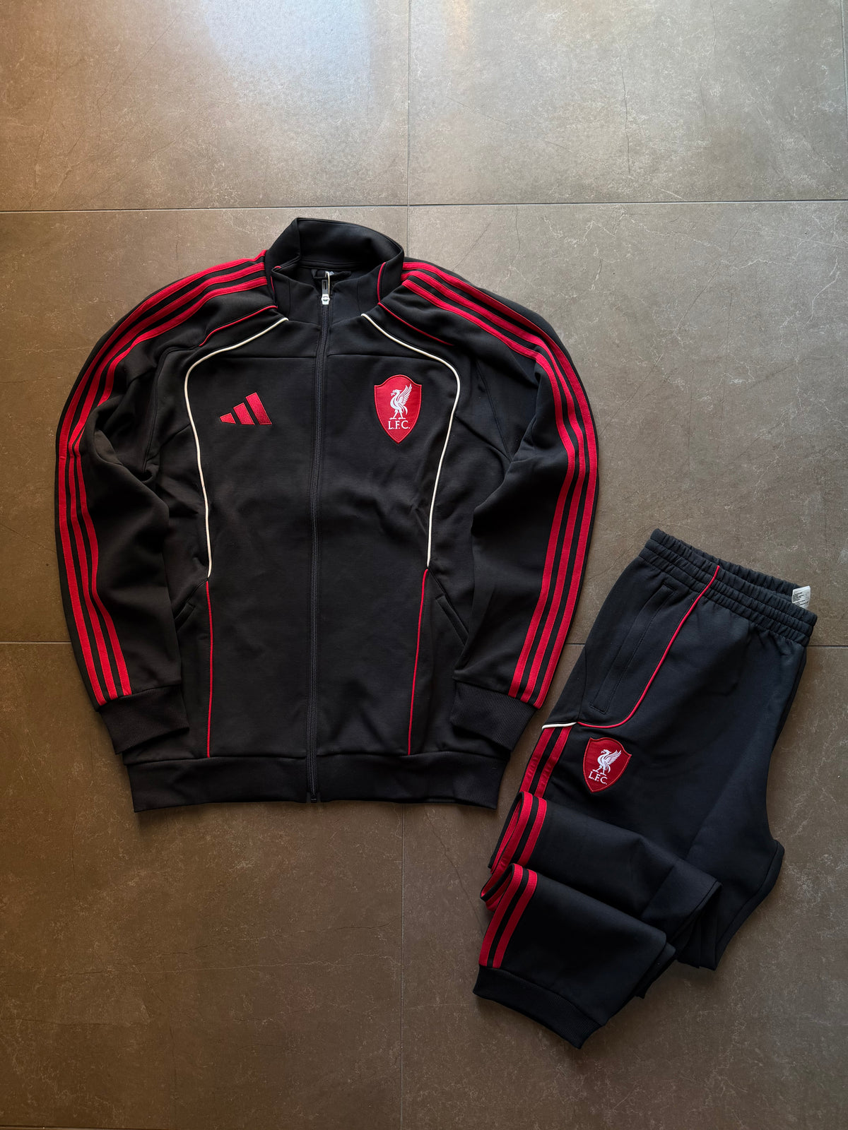 Tuta Completa Adidas Liverpool UBP