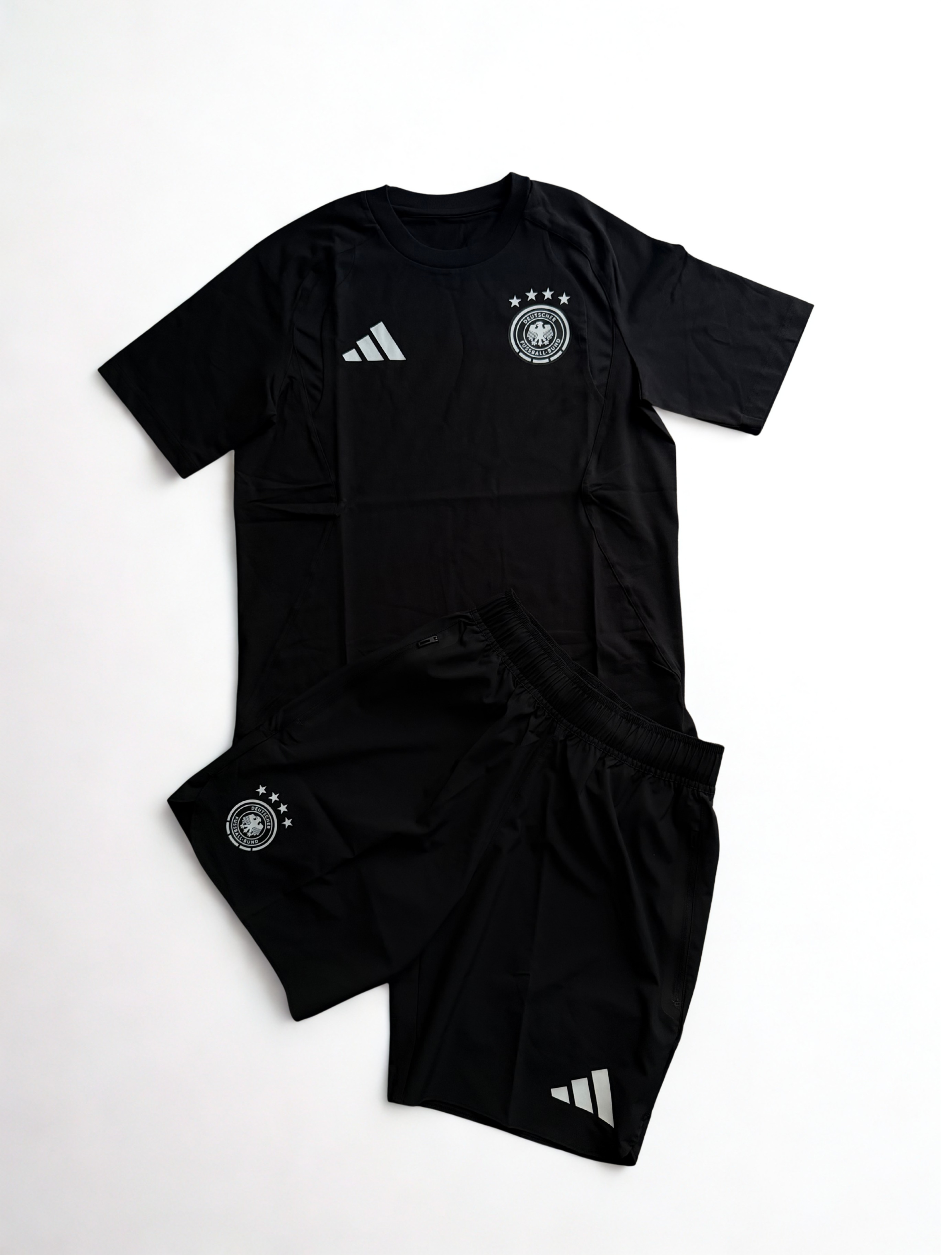 Completo Adidas Germania Tech