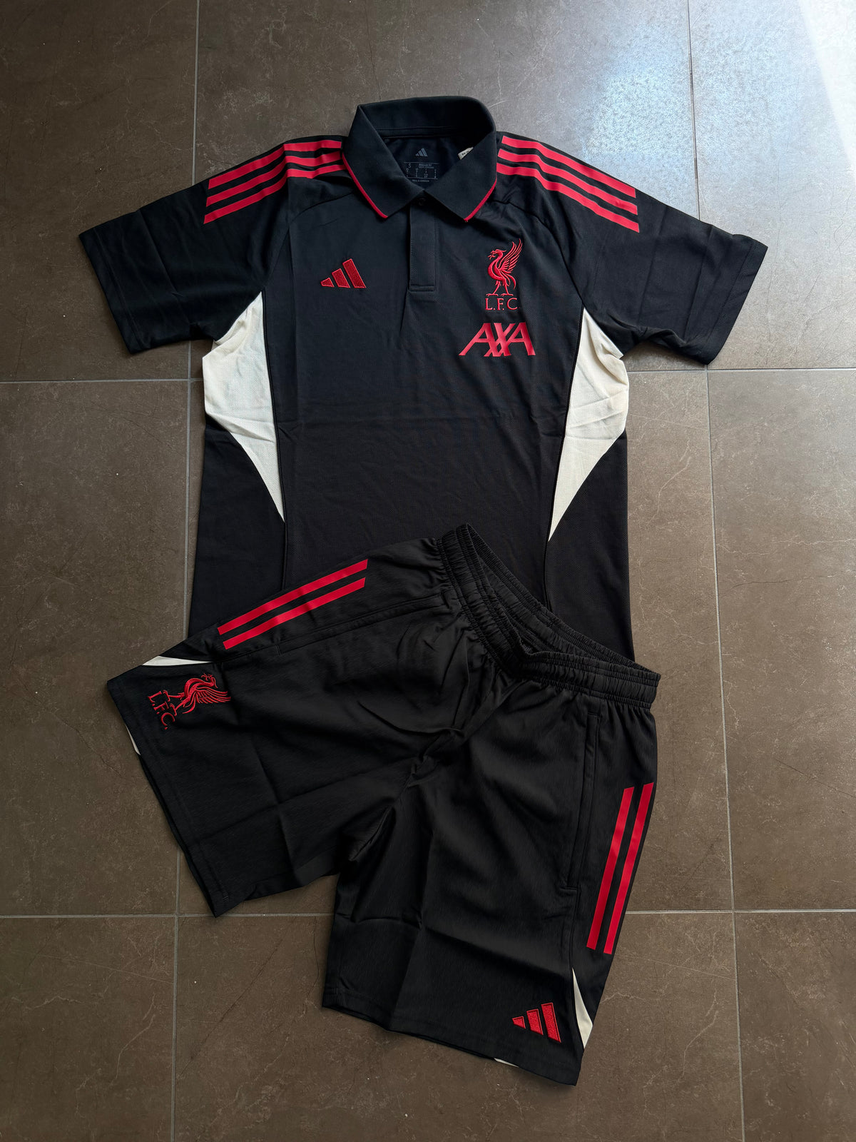 Completo Adidas Liverpool Performance
