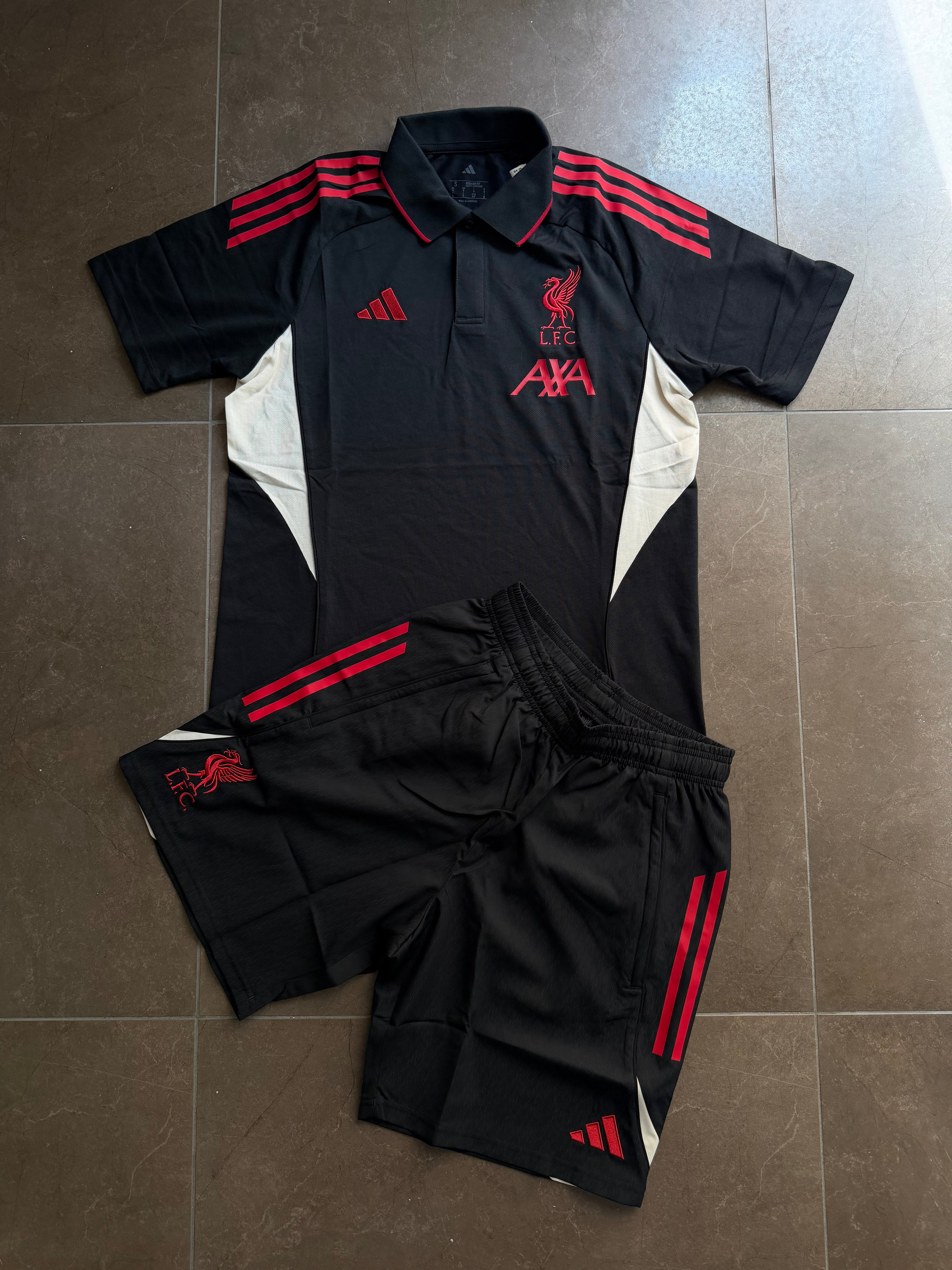 Completo Adidas Liverpool Performance