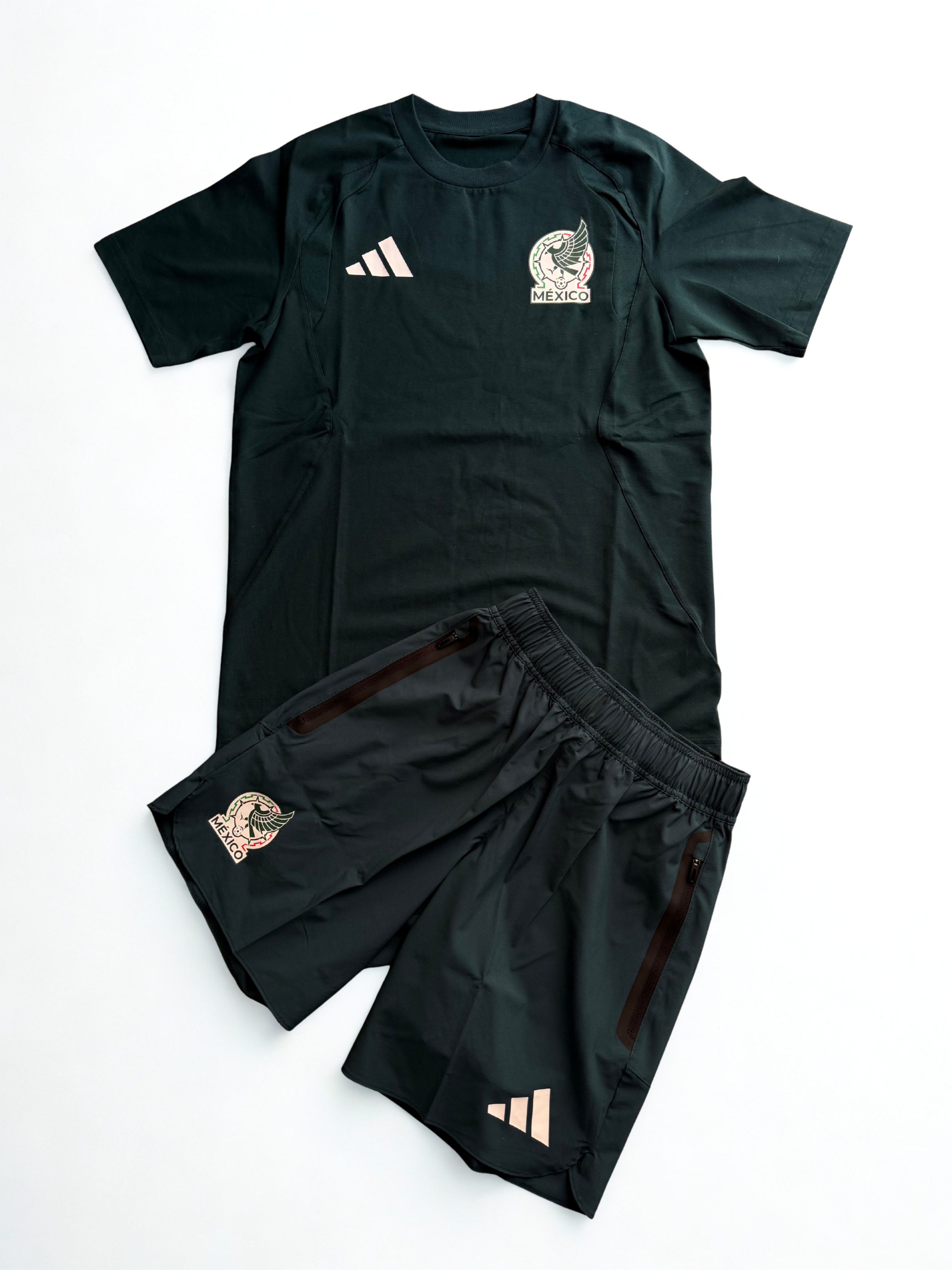 Completo Adidas Messico Tech 26