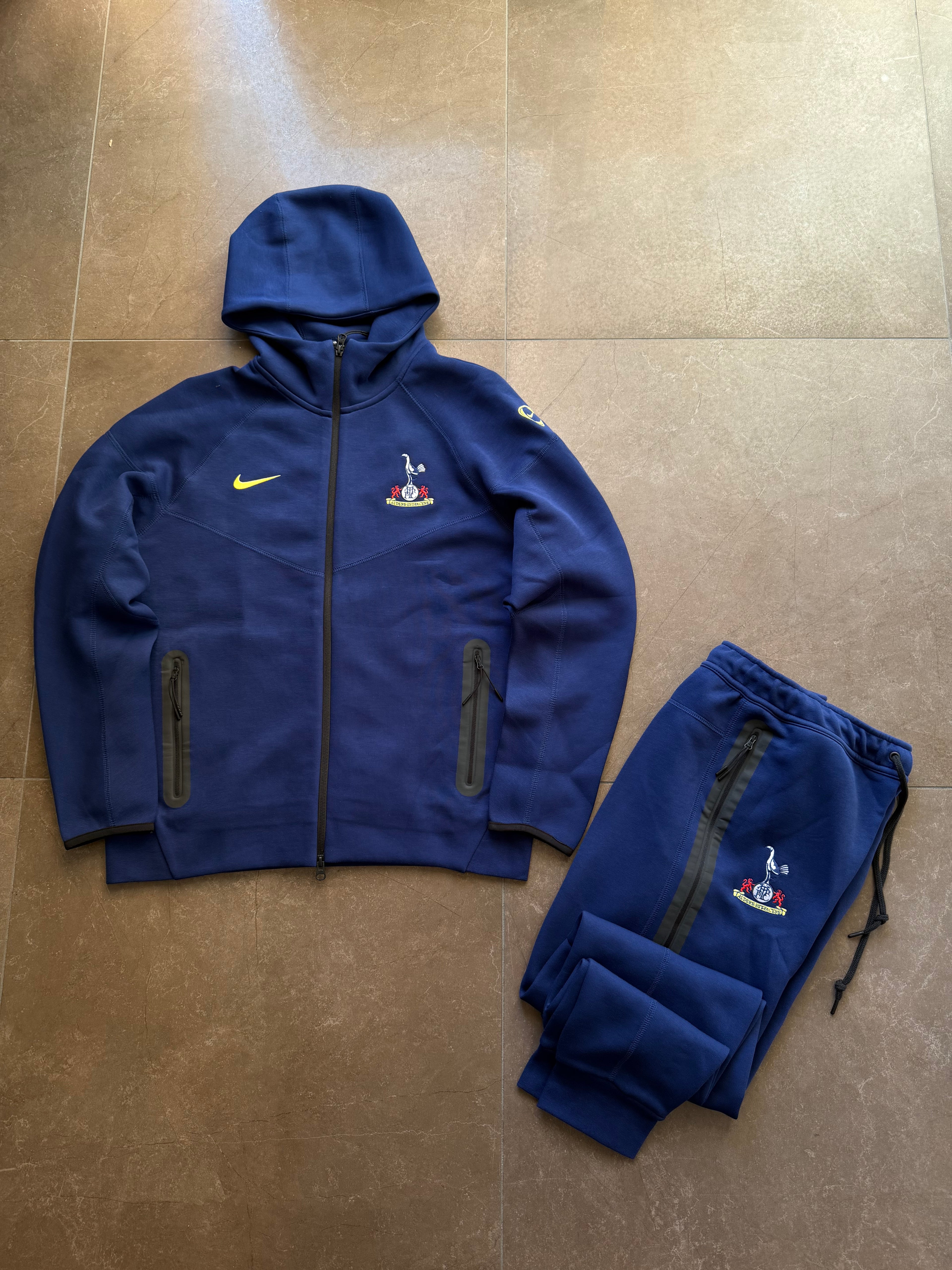 Tuta completa Nike Tech Fleece Tottenham