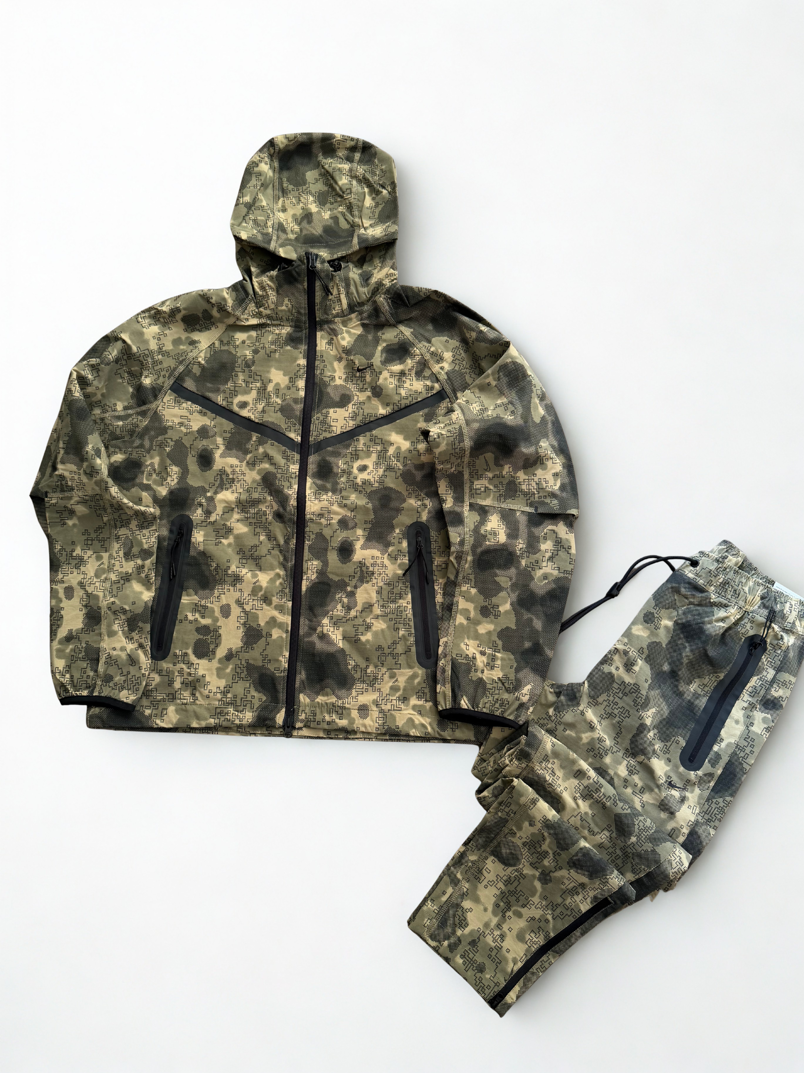 Tuta completa Nike Tech Windrunner Camo