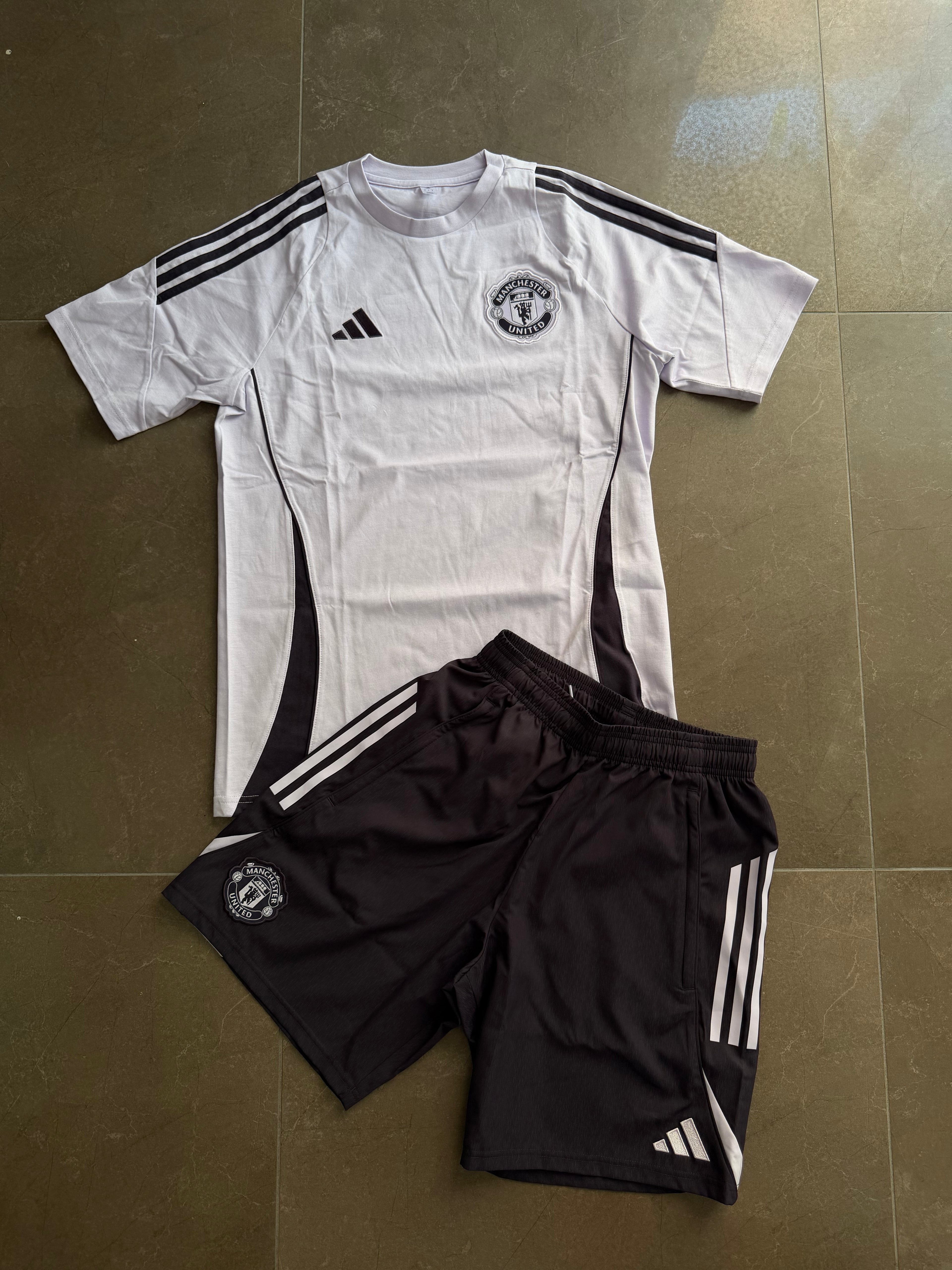 Completo Adidas Manchester United Tiro 2026