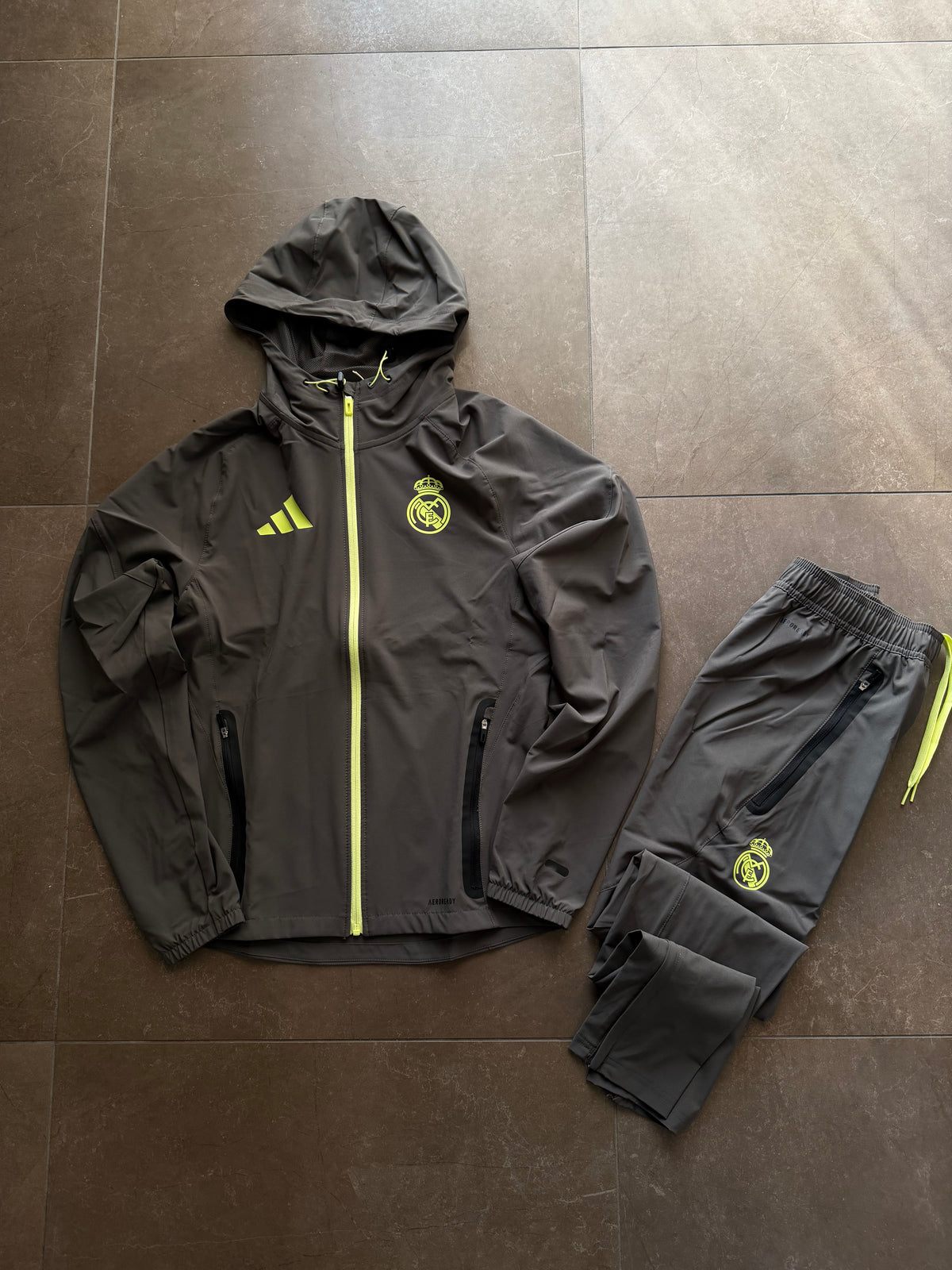 Tuta Completa Adidas Real Madrid Tech