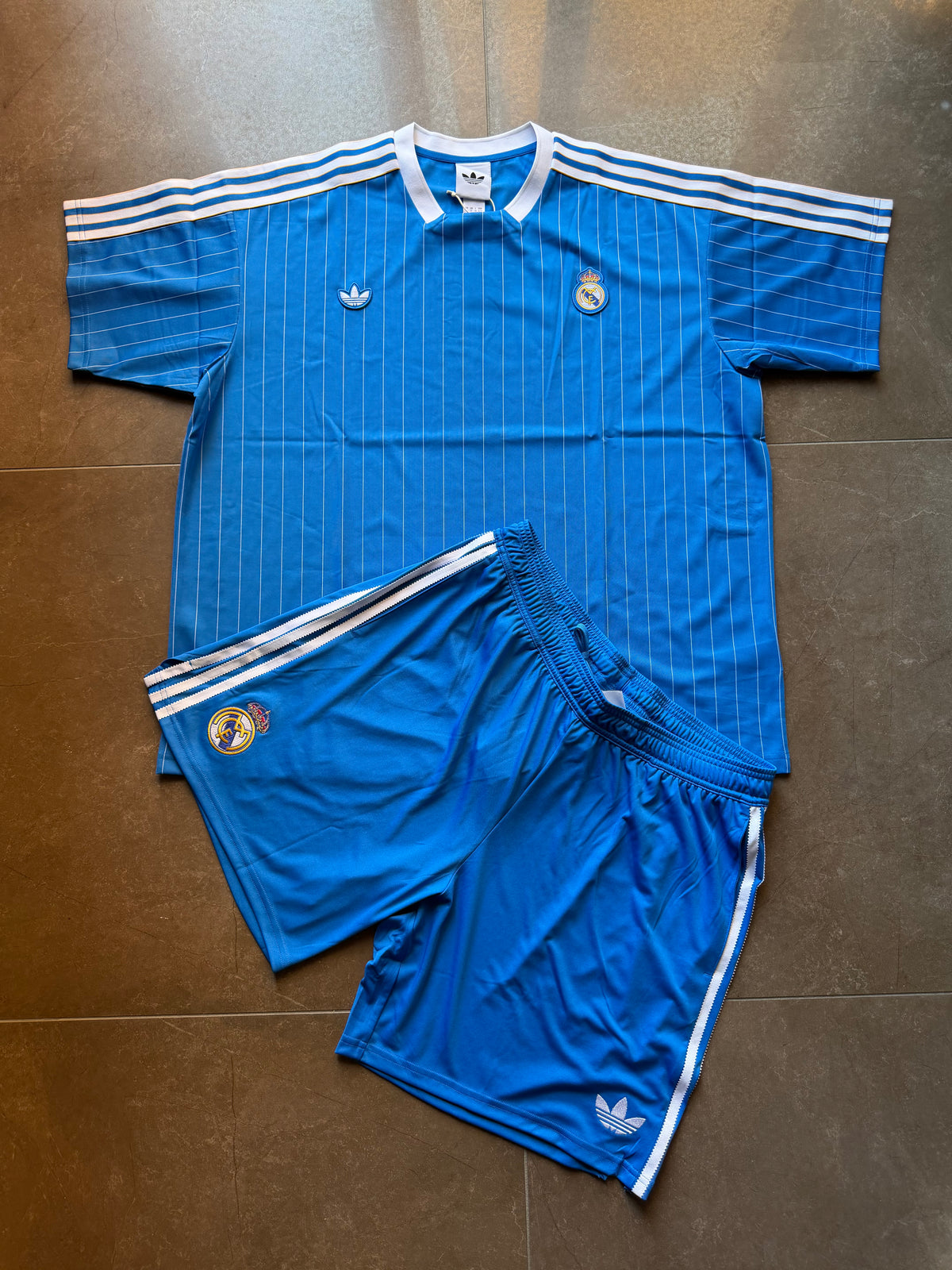 Completo Adidas Real Madrid Icon Jersey
