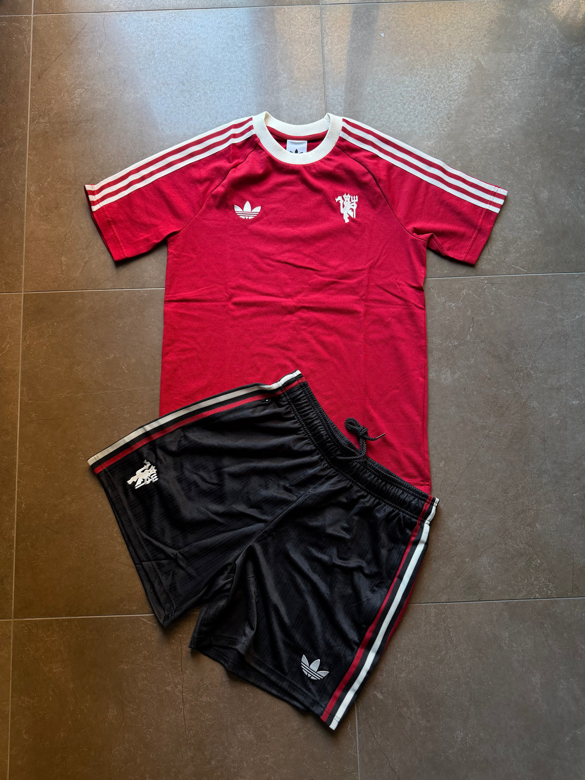 Completo Adidas Manchester United Icon