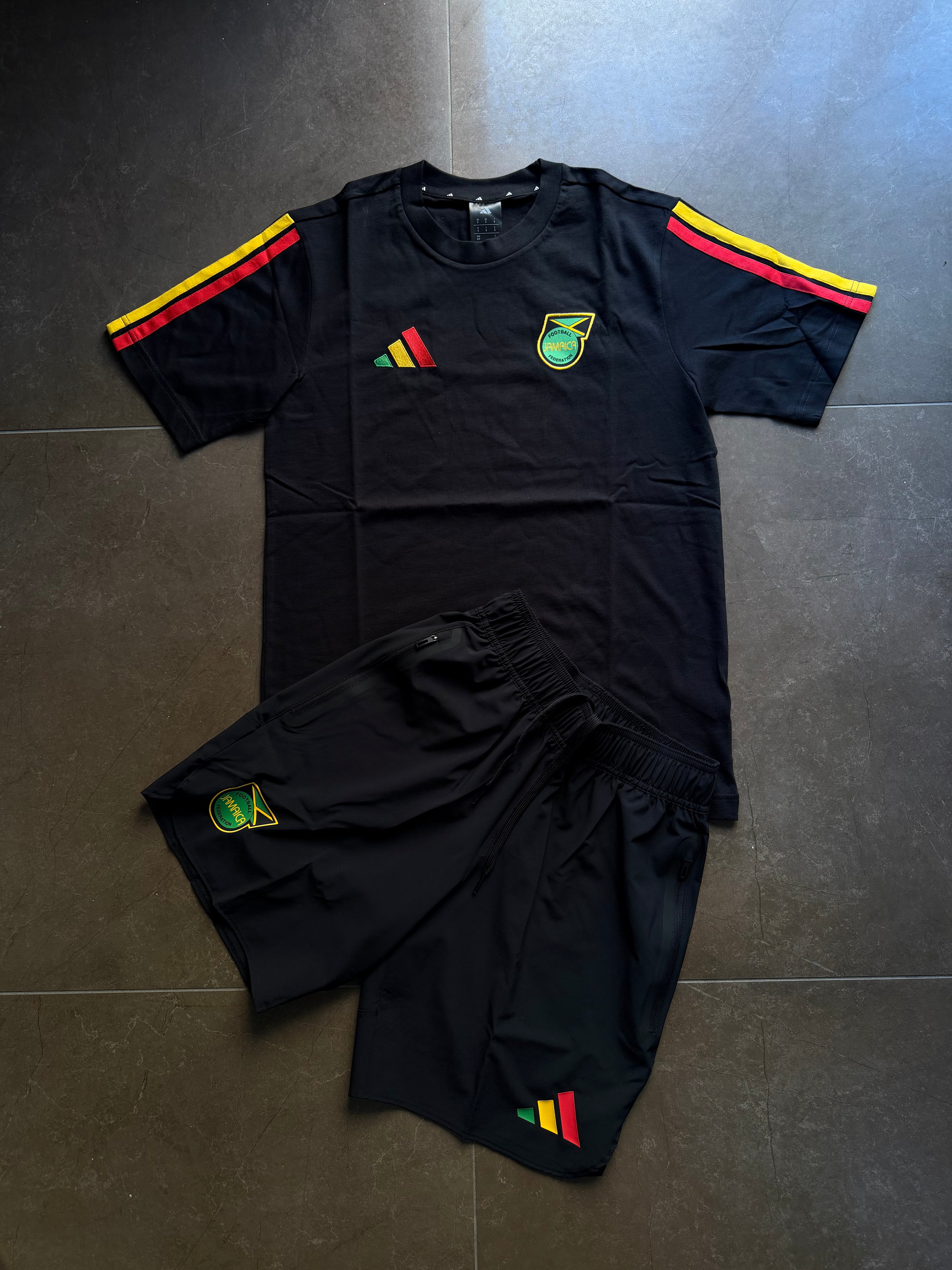 Completo Adidas Jamaica DNA 2026