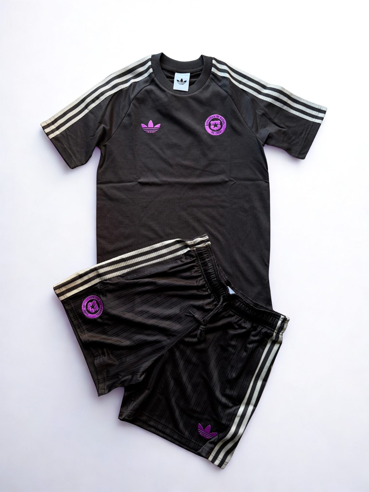 Completo Adidas Chile 2026