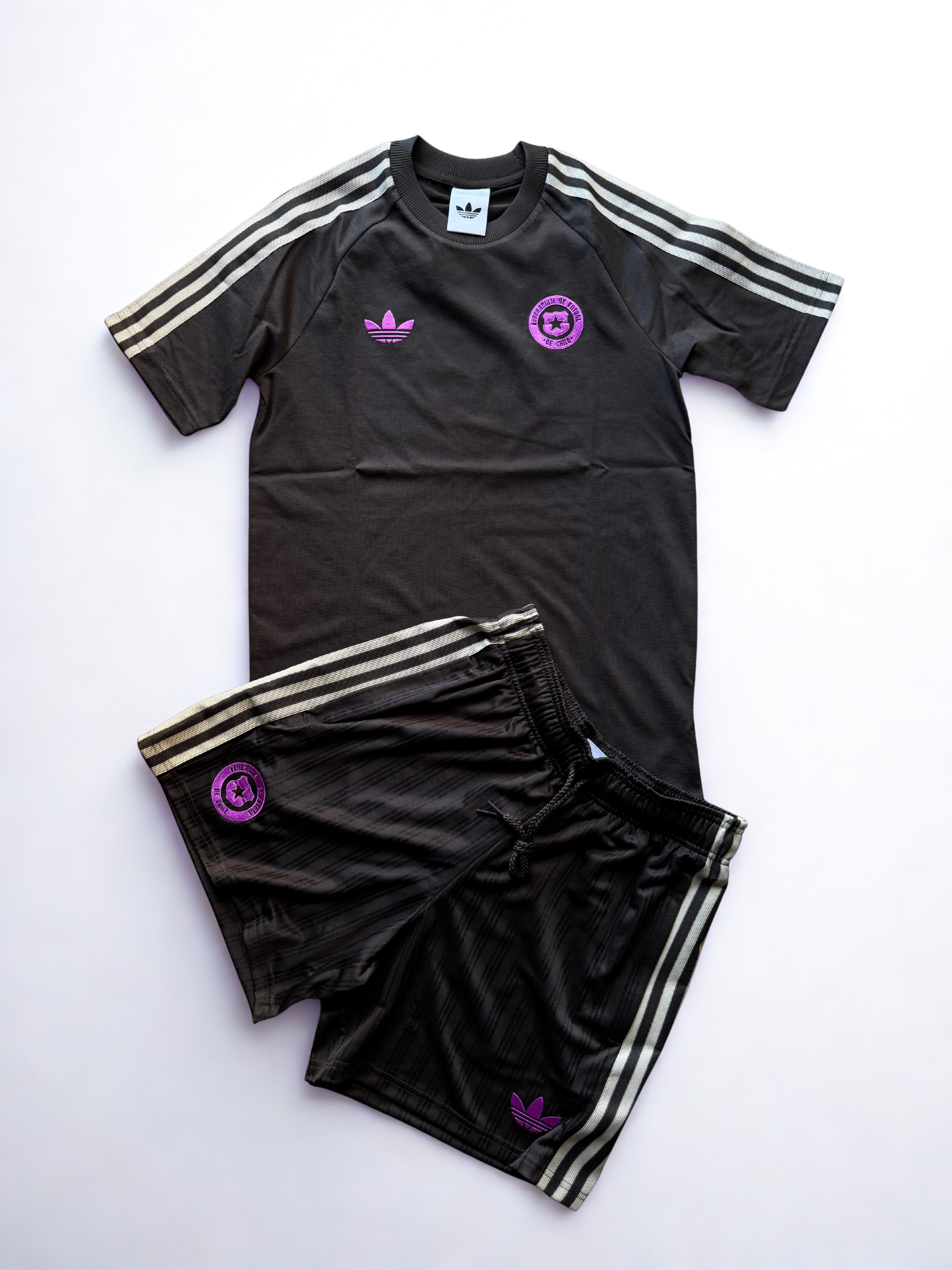 Completo Adidas Chile 2026