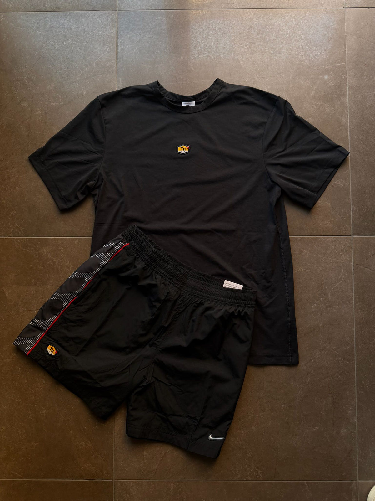 Completo Nike TN Black