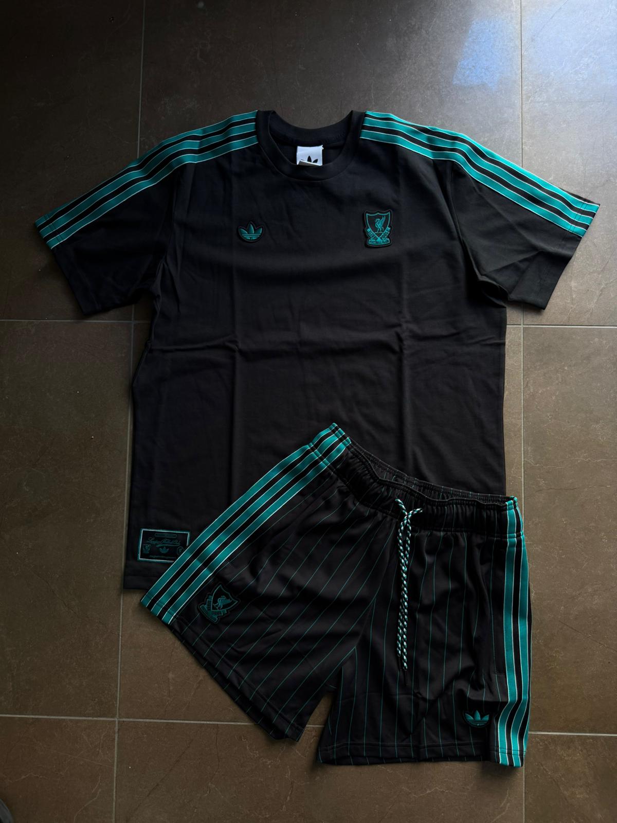 Completo Adidas Liverpool Icon Terrace