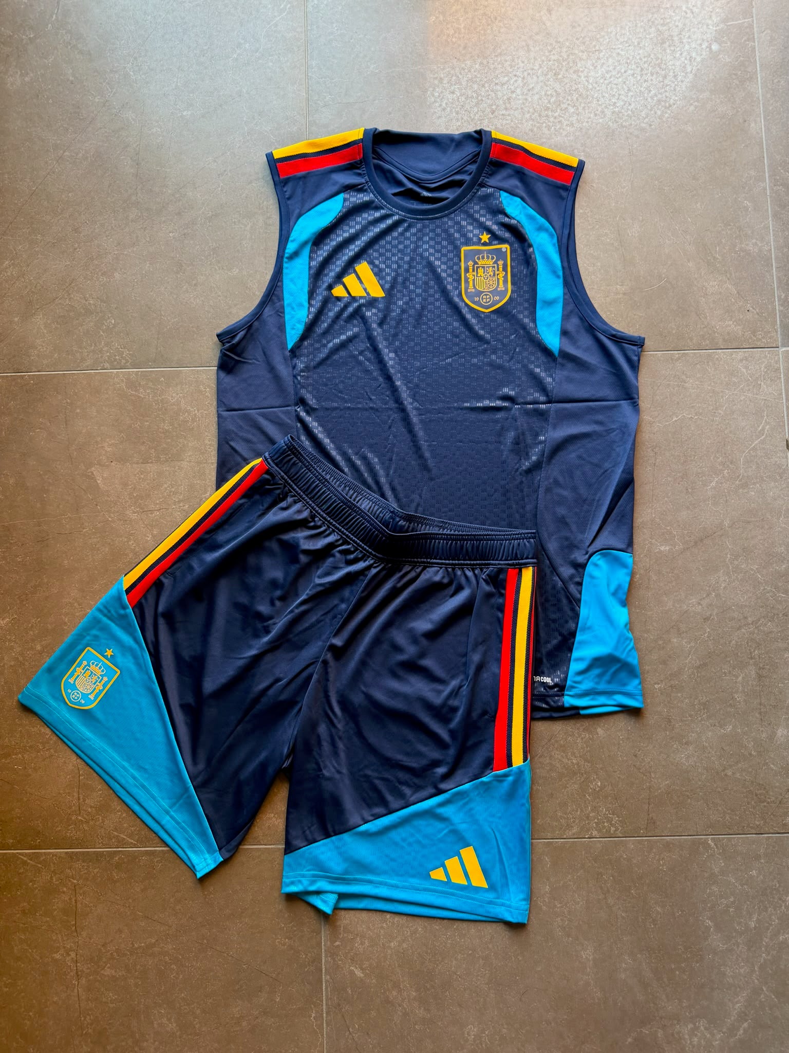 Completo Adidas Spagna Tiro Sleeveless Jersey